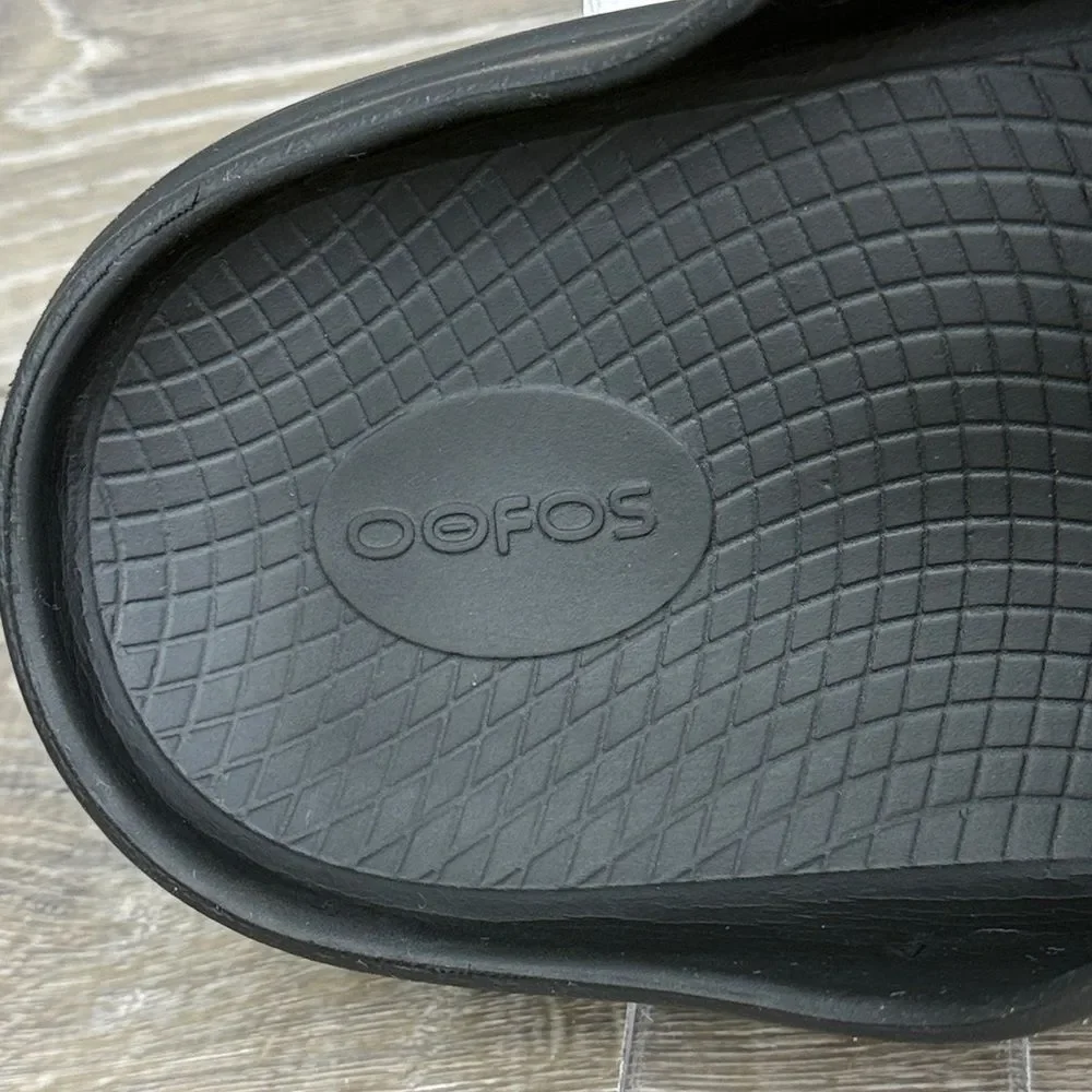 Oofos Oocloog Men's Sz 12/Women’s 14 Black Oofoam Slip-On Recovery Mules Clogs